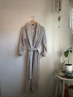 •| Natori fleece robe